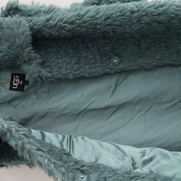 UGG Tammie Faux Fur vest - Picture 17 of 17